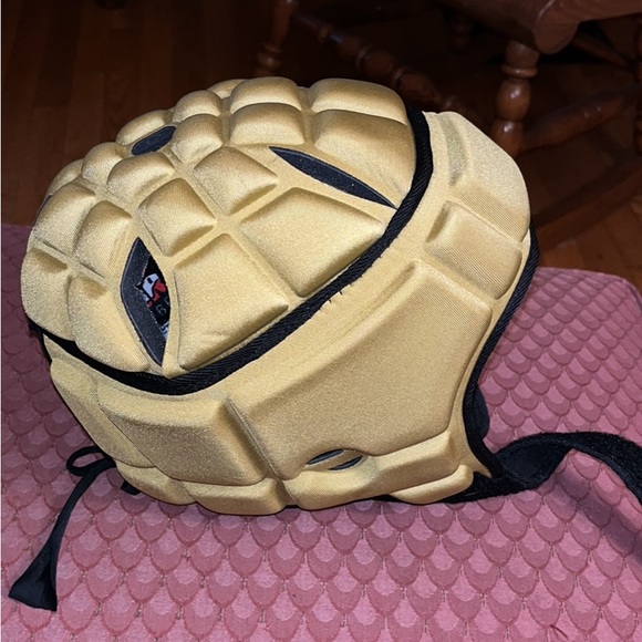 GameBreaker soft shell Helmet - Picture 4 of 5